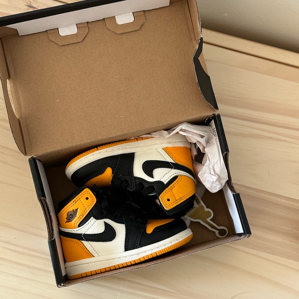 Toddler High-Top Sneakers in Black and Yellow